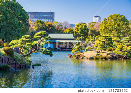 [Tokyo] Kiyosumi Garden in winter 121785362