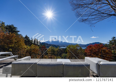Kawaguchiko of Mt. Fuji and autumn leaves 121787141