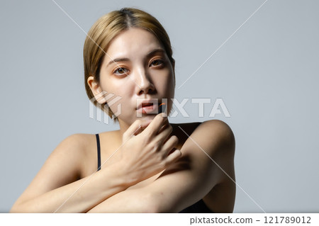 女性美容保養化妝形象 女性美容保養化妝形象 121789012
