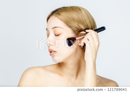 Women beauty skin care makeup image 121789041