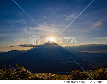 Diamond Fuji of Ryugatake 121789058