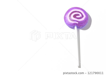 白色背景下拍攝的棒棒糖糖果 白色背景下拍攝的棒棒糖糖果 121790011