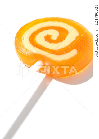 白色背景下拍攝的棒棒糖糖果 白色背景下拍攝的棒棒糖糖果 121790029
