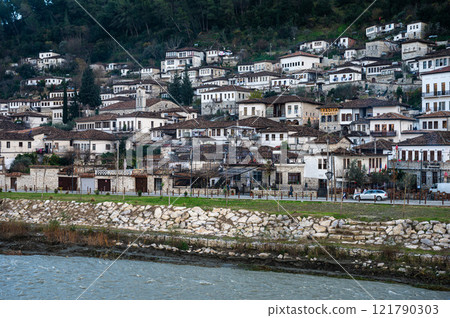 Old village at the banks of the river Osum, Berat, Albania 121790303