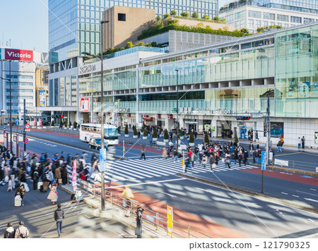 Shinjuku station south exit Shinjuku station south exit 121790325