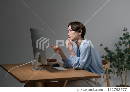 Woman overtime Woman overtime 121792777