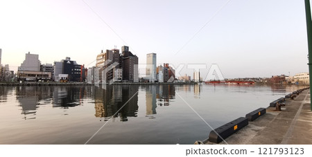 釧路川河口風景 121793123