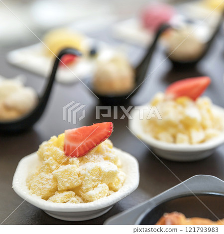 Assorted mini dessert 121793983