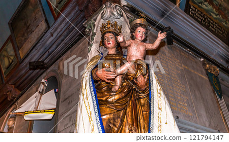 interiors of notre dame de grace, Honfleur, normandy, france 121794147