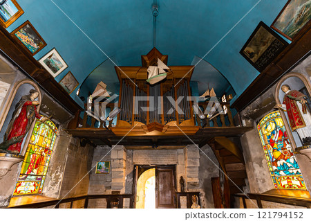 interiors of notre dame de grace, Honfleur, normandy, france 121794152