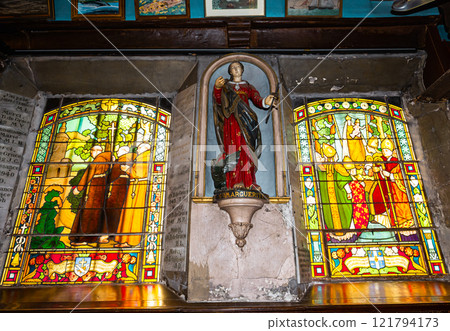 windows of notre dame de grace, Honfleur, normandy, france 121794173