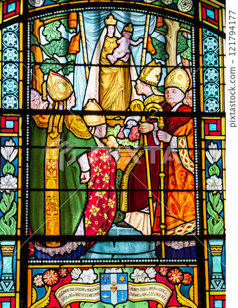 windows of notre dame de grace, Honfleur, normandy, france 121794177