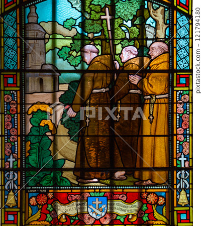 windows of notre dame de grace, Honfleur, normandy, france 121794180