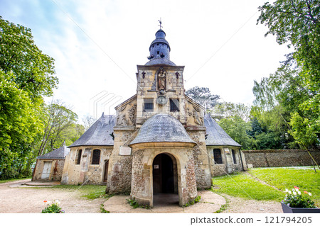 exteriors of notre dame de grace, Honfleur, normandy, france 121794205