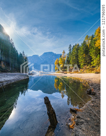 Autumn peaceful alpine lake Braies or Pragser Wildsee. Fanes-Sennes-Prags national park, South Tyrol, Dolomites Alps, Italy, Europe. Picturesque traveling, seasonal and nature beauty concept scene. 121796095