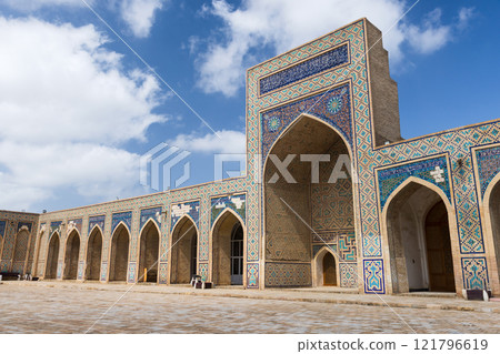 Inner courtyard view of the ancient Kalyan Mosque, Bukhara 121796619