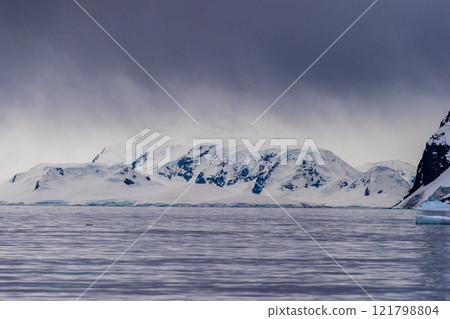 Landscape of the Antarctic Peninsula 121798804