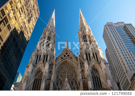 St. Patrick's Cathedral on Fifth Avenue in New York City, Manhattan, NYC, NY, USA 121799088