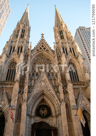 St. Patrick's Cathedral on Fifth Avenue in New York City, Manhattan, NYC, NY, USA 121799090