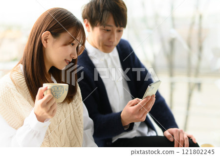 一對男女肖像 121802245
