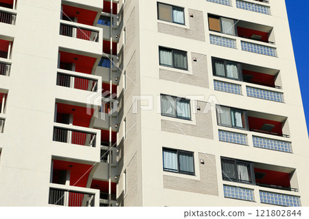 靠近都會區的高層出租公寓 121802844