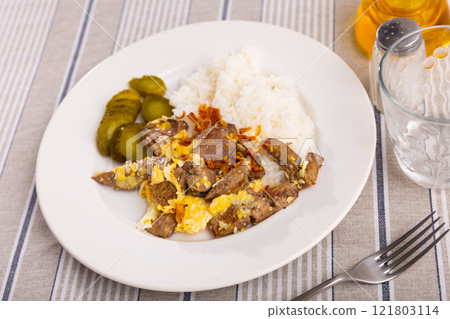 Fried omelette with rabbit liver, boiled rice and pickled cucumber 121803114