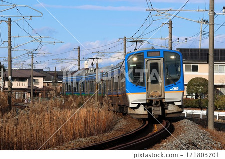 [Sendai Airport Railroad / JR East] SAT721 series + E721 series 500 series (Tohoku Main Line: Sendai - Nagamachi) 121803701
