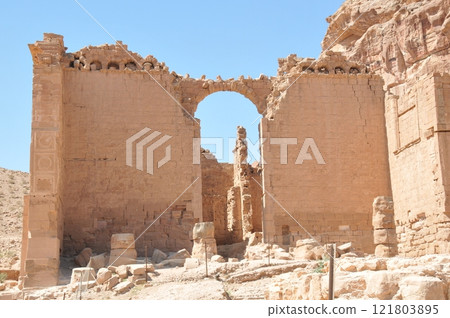 約旦, 佩特拉, 佩特拉遺址, Qasr Al Bint, 納巴泰神廟 121803895