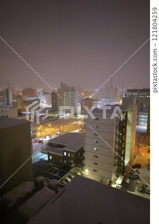 [北海道]旭川市夜景雪景 121804259