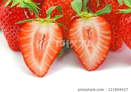Strawberries (Yayoihime) 121804427