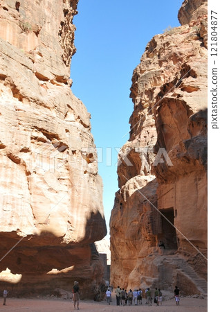 The Sheikh's view from Al Khazne (The Treasury), Petra, Jordan 121804877