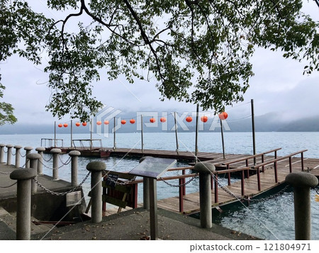 台灣魚池鄉日月潭碼頭 台灣魚池鄉日月潭碼頭 121804971