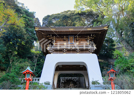 Enoshima: Enoshima Shrine Approach, Zuishinmon Gate 121805062