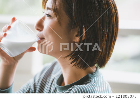 早上第一杯奶 121805075