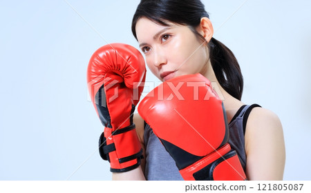 Image of a female boxer 121805087