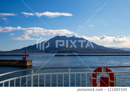 從鹿兒島港看到的櫻島 從鹿兒島港看到的櫻島 121805509