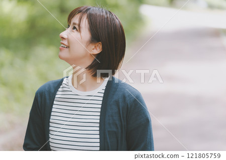 female, females, lady 121805759