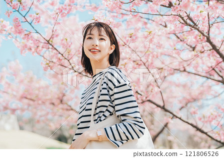 Cherry blossoms and university students Cherry blossoms and university students 121806526