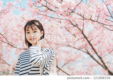 櫻花和大學生 121806530