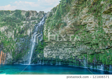 感受鹿兒島縣南大隅町雄偉大自然的小川瀑布 感受鹿兒島縣南大隅町雄偉大自然的小川瀑布 121806571