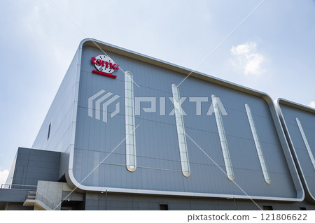 Taiwan Semiconductor Manufacturing Company (TSMC) plant in Hsinchu Science Park, Taiwan, TSMC is the world's largest dedicated independent semiconductor foundry. Taiwan Semiconductor Manufacturing Company (TSMC) plant in Hsinchu Science Park, Taiwan, TSMC is the world's largest dedicated independent semiconductor foundry. 121806622