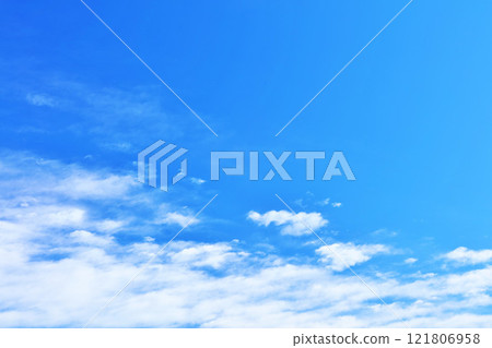 秋天天空和雲彩 121806958