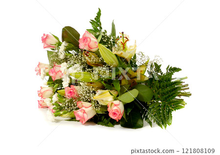 Flower bouquet 121808109
