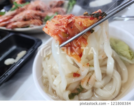 Korean traditional noodle dish. Kalguksu 121808384