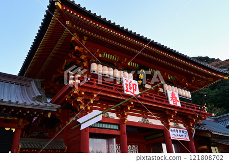 Tsurugaoka Hachimangu Shrine / Romon 121808702