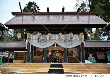 Year-end visit to Imizu Shrine, a prayer for thanks Year-end visit to Imizu Shrine, a prayer for thanks 121812092
