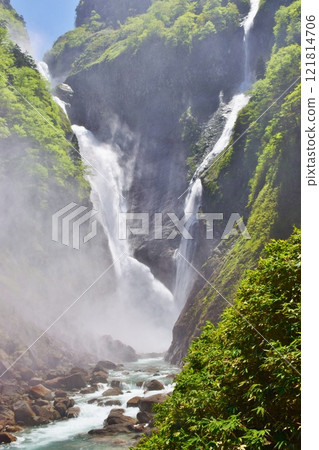 Tateyama Shomyo Falls Early summer scenery 121814706
