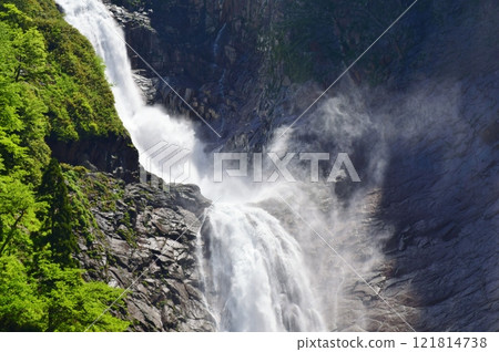Tateyama Shomyo Falls Early summer scenery Tateyama Shomyo Falls Early summer scenery 121814738