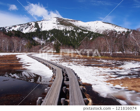 從尾瀨原看到的涉佛山殘雪 121816074