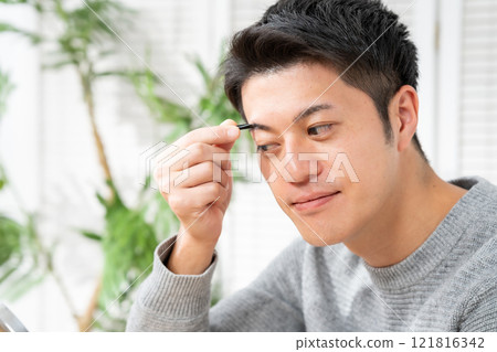 Men's beauty, skin care, mirror, eyebrows Men's beauty, skin care, mirror, eyebrows 121816342